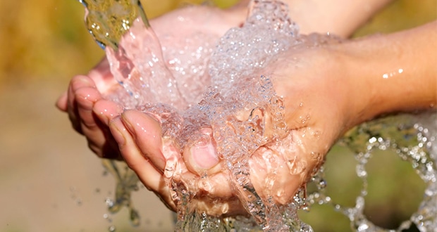 Sauberes Trinkwasser danke Rohrsystemen von Sanha (Quelle: Silverjohn-on-depositfotos.com)