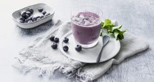 Jörd, der Haferdrink von Arla eignet sich u. a. als Zutat von Smoothies.