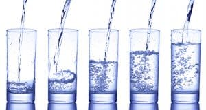Welches Wasser darf es sein? Dr. Peter Schropp von der Wassersommelier-Union gibt Tipps zur Auswahl.