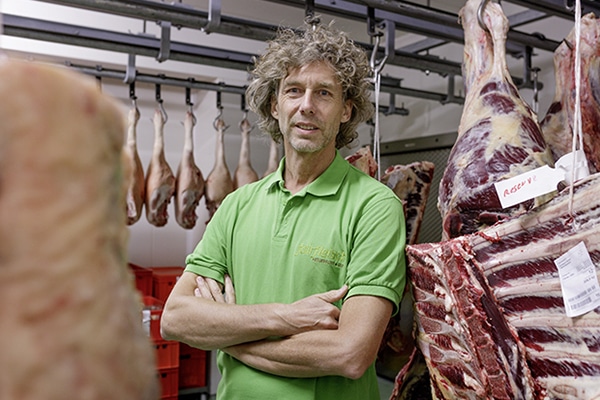 Matthias Minister, der Gründer und Geschäftsführer von Fairfleisch setzt sich seit Jahren für eine artgerechte, regionale Tierhaltung ein.