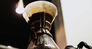 Zubereitungsmethode von Kaffee: mechanische Trennung durch Filtration (Quelle: Devin Avery on Unsplash)