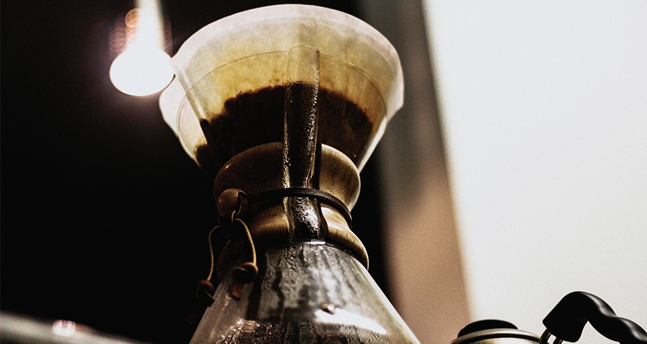 Zubereitungsmethode von Kaffee: mechanische Trennung durch Filtration (Quelle: Devin Avery on Unsplash)