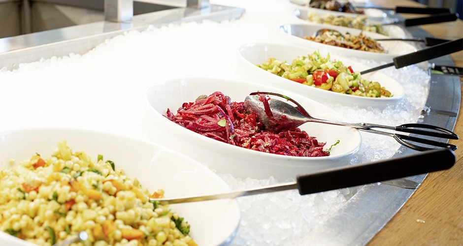 Salatbuffet des tibits-Restaurant in Darmstadt (Quelle: tibits)