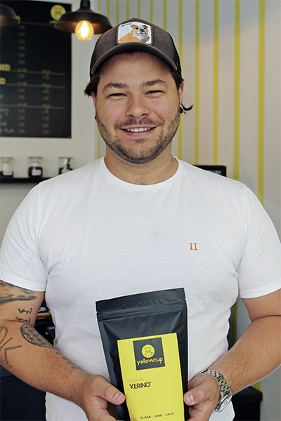 Amadaeus Jacobsen entwickelte die Marke YellowCup und baute das Café zusammen mit zwei Geschäftspartnern auf. Inzwischen hat er das Café an Matteo Mureddu übergeben.