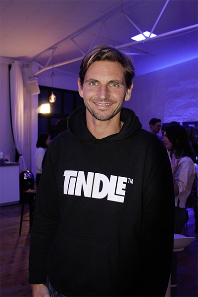 Timo Recker ist Co-Founder bei Tindle. Er gründete die Firma in Singapur zusammen mit Andre Menezes.