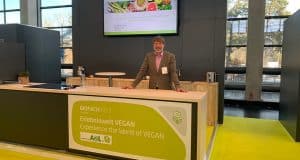 Dr. Markus Keller ist seit 2020 Geschäftsführer und wissenschaftlicher Leiter des Forschungsinstituts für pflanzenbasierte Ernährung (IFPE) Gießen.