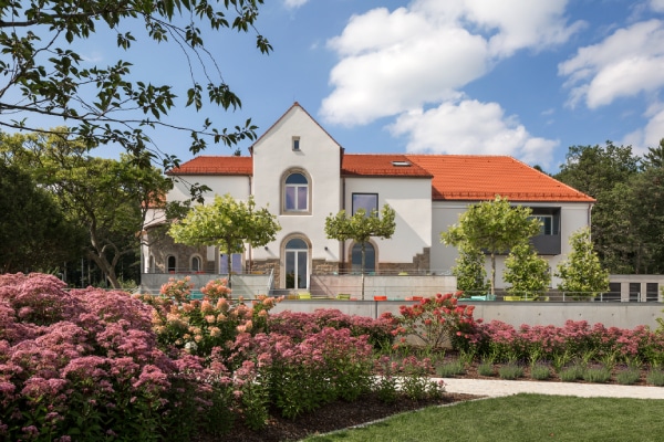 Das 120 Jahre alte Kloster auf dem Firmengelände von Josef Rädlinger in Cham beheimatet seit 2019 eine Küche sowie das Betriebsrestaurant.