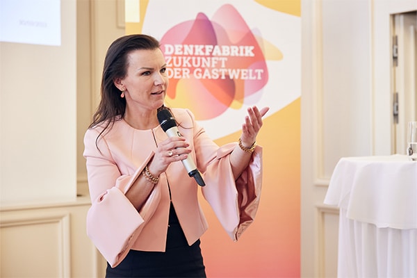 Jana Schimke referierte beim Dialogforum der Denkfabrik Zukunft der Gastwelt.