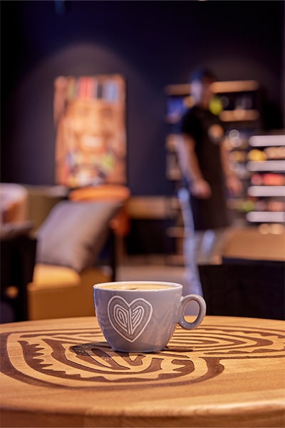 Das Tucano Coffeeshop-Konzept basiert auf Ethno-Design, Atmosphäre und der Kultur der Kaffee-produzierenden Länder.