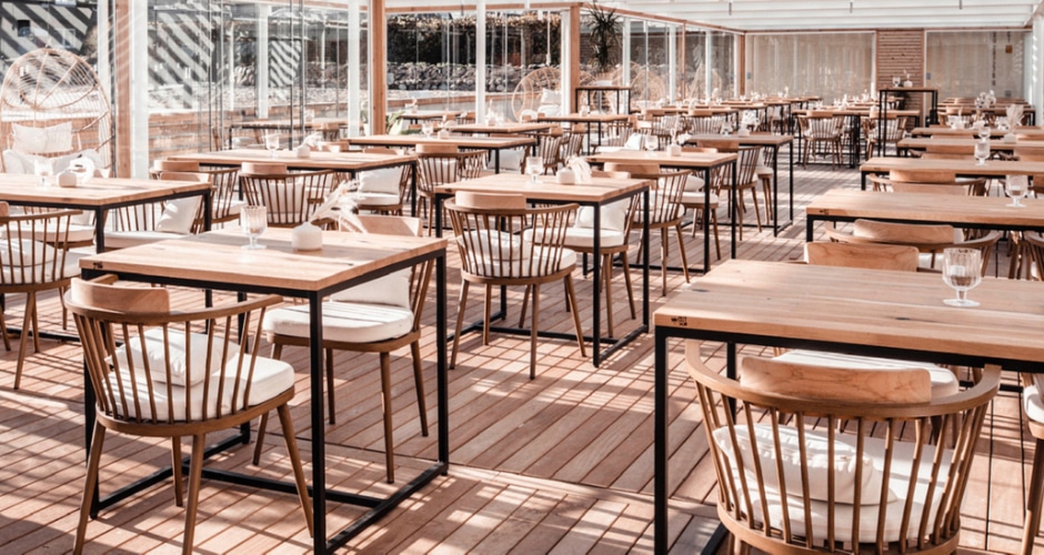 Steinnagel Gastrokultur Möbel fertigt massive Holz-Möbel für Restaurants.