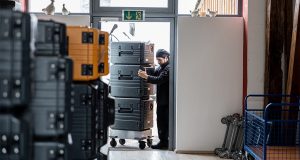 Großcaterer Mattheis Gastronomie & Event beliefert täglich rund 65 Einrichtungen mit etwa 2.000 Essen im Cook & Serve-Verfahren. Mit den digitalen Lösungen von Rieber erfolgen sowohl die Mehrwegorganisation der Behälter als auch die HACCP-Dokumentation nun schnell, zuverlässig, ressourcenschonend und kostensparend.