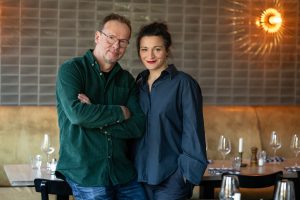 Die Mehrwertsteuererhöhung bereitet auch den Gastgebern im Hamburger Restaurant Schuhback am Park Sorgen. Die Gastgeber möchten dem nun mit einer Mehrwertsteuer-Aktion entgegenwirken.