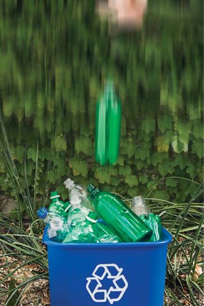 Ecolab stellt seine Verpackungen aus recyclingfreundlichem Material vor.