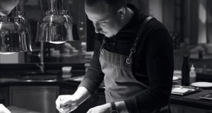 Yann Bosshammer wird als Küchendirektor die Kulinarik im Hotel Auerhahn vom Frühstück bis zum Gourmet-Menü verantworten. Im Interview spricht der Koch über das gastronomische Konzept.