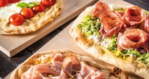 Mit Pinsa, die individuell belegt werden kann, holen Gastronomen dank Bindi Deutschland Dolce Vita auf ihre Terrasse.