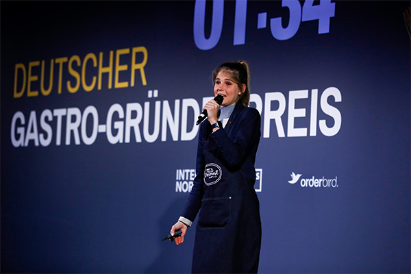 Franziska Weidner darf sich über 10.000 Euro Preisgeld und eine 40-stündige Beratung durch den Leaders Club Deutschland freuen. 