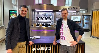 Der erste Kochroboter von GoodBytz wird im Universitätsklinikum Tübingen, beacatert von Sodexo, zum Einsatz kommen.
