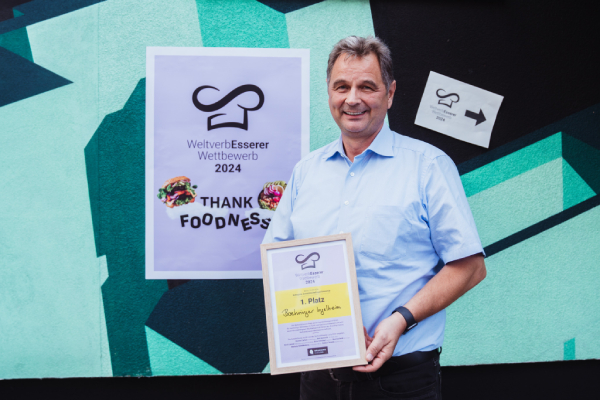 Preisträger in der Kategorie Gemeinschaftsgastronomie: das Betriebsrestaurant von Boehringer Ingelheim. Den Preis nahm Valentin Koch, Leiter der Wirtschaftsbetriebe, entgegen.