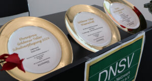 Das DNSV vergibt seit 2013 an Einzelpersonen und Teams im Bereich Kita- und Schulverpflegung den Goldenen Teller.