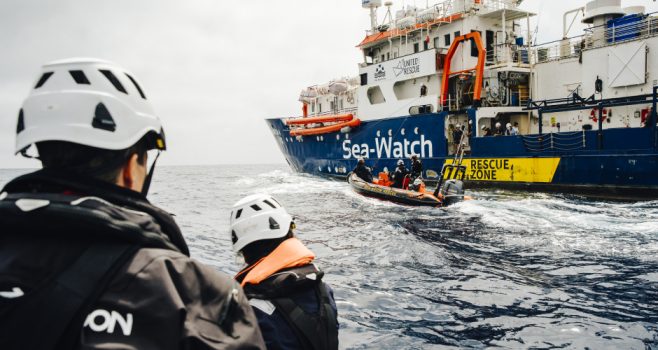 Sea-Watch Schiff im Mittelmeer