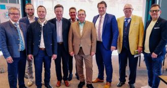 Präsidium und Landesgeschäftsführung gratulieren der neuen Vorstandschaft des Fachbereichs Hotellerie des Bayerischen Hotel- und Gaststättenverbandes Dehoga Bayern. Dehoga-Wahlen.