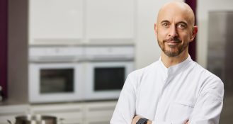 Michael Loitz, Projektleiter und Initiator der Beratungsplattform Essen & Ernähren, referiert auf dem RAl-Symposium Ernährung u.a. zur PHD.