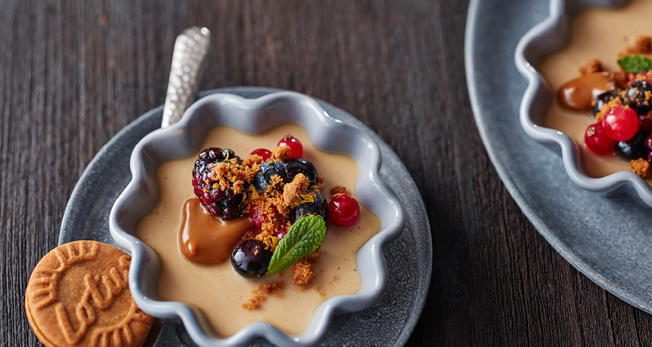 In der deutschen Gastronomie ist „der kleine rote Keks” von Biscoff® für perfekt abgerundeten Kaffeegenuss bekannt und beliebt. Sein einzigartiger Geschmack verleiht aber auch Küchen-Kreationen, Desserts, Getränken und Backwaren im Handumdrehen eine individuelle Note und bietet Gästen ein neues Geschmackserlebnis und einen besonderen Genussmoment.