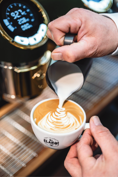 Die Ansprüche an den Kaffee, den die Kunden in der Bäckereifiliale erhalten, ist in den letzten Jahren enorm gestiegen.