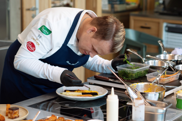 „Bei Saucen kommt es auf den intensiven Röstgeschmack an, der die Basis für alle Abwandlungen bietet“, weiß René-Noel Schiemer, Leiter Culinary Fachberatung, bei Unilever Food Solutions & Langnese.