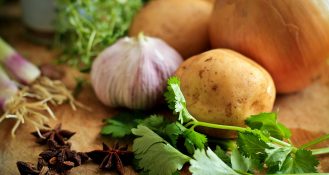 Der GastroRegioTag geht in die vierte Runde. Unter dem Motto „Gemeinsam für heimische Gemeinschaftsverpflegung, Gastronomie und Landwirtschaft“ kommt die Veranstaltung in diesem Jahr nach Niederbayern.