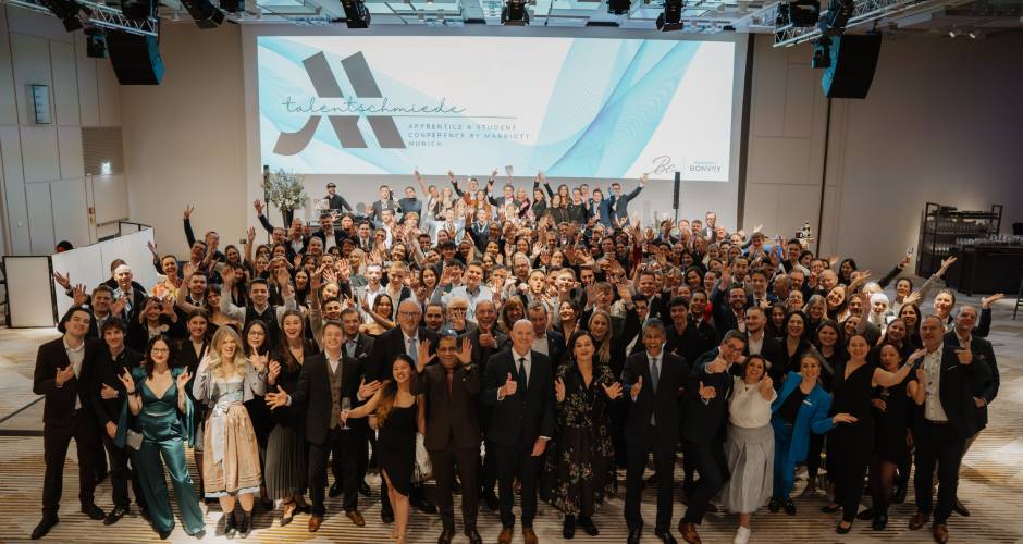 Marriott International hat vergangene Woche seine besten Nachwuchs-Hoteliers aus Deutschland, Österreich und der Schweiz im München Marriott Hotel City West zusammengebracht. Die „Talentschmiede 2024“ bot 103 Auszubildenden und Studenten im Dualen Studium einzigartige Gelegenheiten.