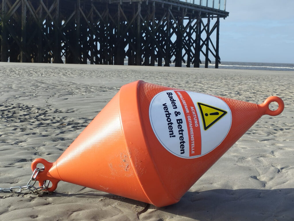 Die alte Strandbar 54° Nord in St. Peter-Ording wurde aus Sicherheitsgründen weiträumig abgesperrt. Der Abriss ist für das Frühjahr 2025 geplant.