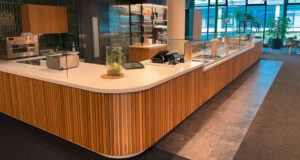 Bei der Neugestaltung des Standort IV der Datev Gastronomie wurde Barrierefreiheit konsequent mitgedacht.