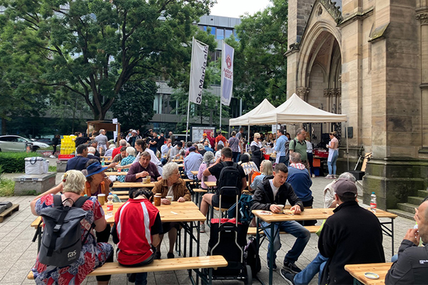 Das Projekt Supp_optimal gibt Essen für Bedürftige in Stuttgart aus.