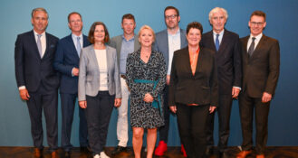 Vorstand und Aufsichtsrat der HGK nach den Wahlen v. l.: Dr. Urban Uttenweiler, Gerald Pütter, Dorothee Eckes, Bernd Voss, Suzann Heinemann, Bastian Heiser, Karin Krings, Hans-Hubert Imhoff, Dr. Hans-Ulrich Kauderer