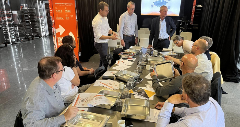 Von der Theorie zur Praxis: Eine Delegation aus Frankreich überzeugt sich vor Ort von der Qualität und Nachhaltigkeit für eine jahrzehntelange Nutzbarkeit des Rieber GNauto-Systems.