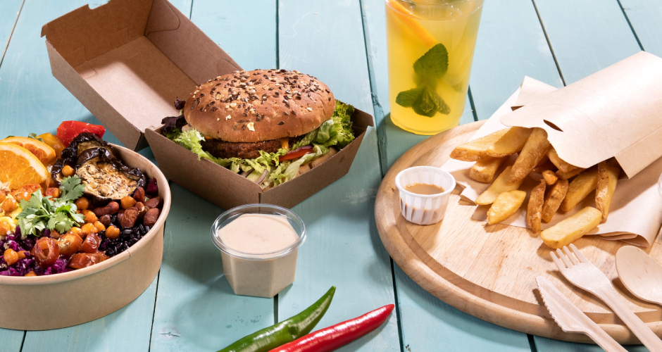 Als Alternative zu Kunststoffverpackungen bietet Green Box nachhaltige Einweg- und Mehrwegverpackungen an.