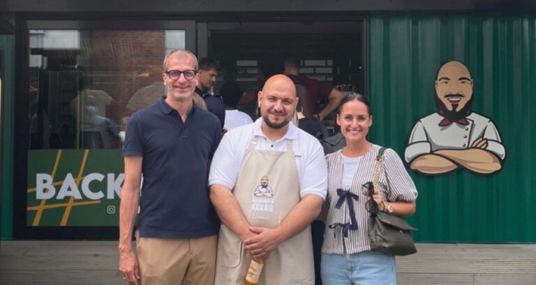 Social-Media-Star Ferdi Ünlü eröffnet Premium-Döner mit Bio-Brot und Black-Angus-Fleisch – kompromisslos in Qualität und Geschmack.