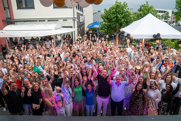 Partystimmung bei der Mitarbeiterfeier zu 20 Jahren Lehmanns Gastronomie