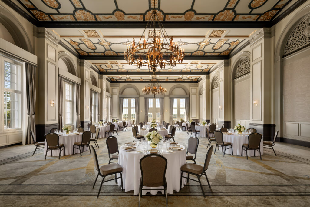 Die weltweit tätige Luxusmarke Fairmont Hotels & Resorts investiert aktuell in neun Hotels, um das Gästeerlebnis durch Renovierungen zu optimieren.