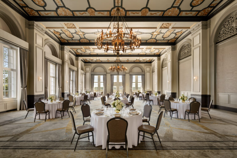 Die weltweit tätige Luxusmarke Fairmont Hotels & Resorts investiert aktuell in neun Hotels, um das Gästeerlebnis durch Renovierungen zu optimieren.