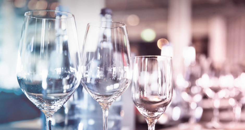 Mit ihrer Kombination aus moderner Membrantechnik und intelligenter Mi-neralisierung bieten die Umkehrosmoseanlagen von BWT water+more pra-xisnahe Lösungen für Hotels, Restaurants und Cafés – und machen aus Wasser einen verlässlichen Partner im täglichen Geschäft.