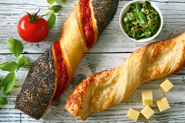 Mexikostange mit Tomaten-Gemüse-Füllung zeigt, wie sich attraktive Snacks ohne viel Vorbereitung servieren lassen.