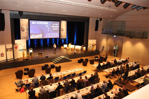 Zum 20. Mal findet das S&F-Symposium in 2025 in Fürstenfeldbruck   statt und bietet unter dem Motto Zukunftswerkstatt 2030+ zahlreiche neue Impulse für den Alltag in GV-Betrieben.
