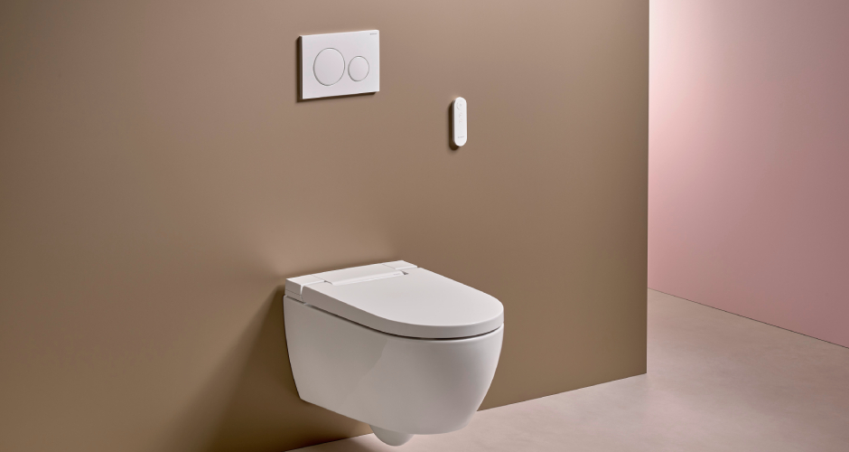Deshalb empfiehlt Geberit eine ganzheitliche Lösung und stellt mit den AquaClean Dusch-WCs ein Hygiene-Gesamtpaket bereit.
