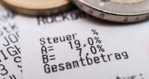 Laut SumUp will nur ein Bruchteil der Gastrobetriebe die Rückkehr zum reduzierten Mehrwertsteuersatz für Speisen ab Januar 2026 für Preissenkungen nutzen.