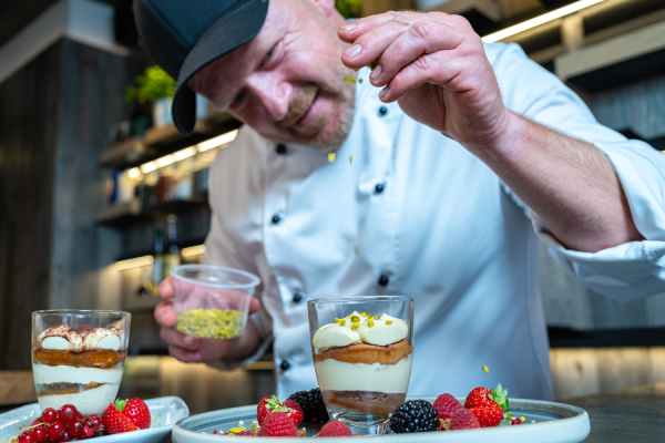 Die Alba Desserts von Dolce sind servierfertig oder lassen sich mit wenigen Handgriffen individuell veredeln.