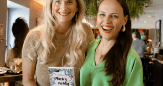 Jessica Lackner und Dr. Natalia Wiechowski zeigen Gastgebern, wie sie mit Authentizität und Herz mehr Sichtbarkeit auf Social Media gewinnen.