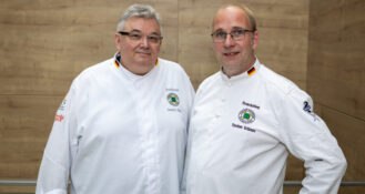 Im Rahmen der Mitgliederversammlung 2025 begrüßte der VKD (Verband der Köche Deutschlands) Joachim Elflein (l.) und Thorben Grübnau (r.) als neues, zweiköpfiges Präsidium.
