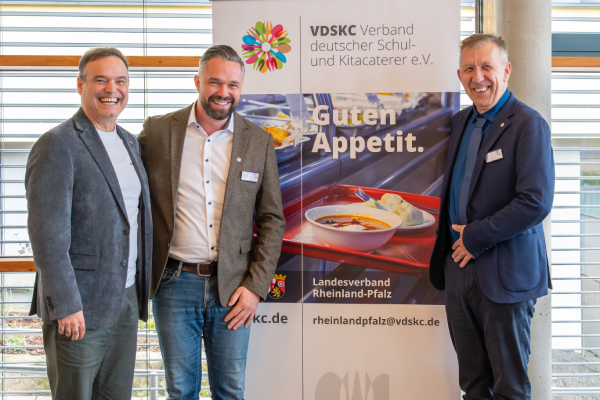 Auch die Vorsitzenden des VDSKC Ralf Blauert (r.) und Okan Saiti (l. mit Martin Vogel, M.) waren vor Ort, sodass die Teilnehmenden gezielt Erwartungen an den Verband formulieren konnten.